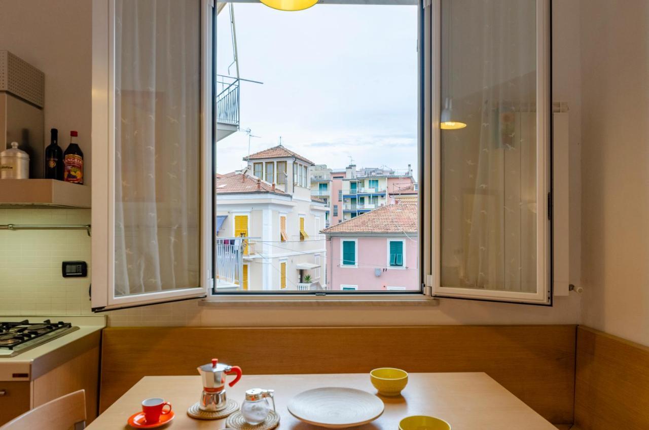 Joivy Apt For 4, Metres From Beach, In Sestri Levante Apartment Exterior photo